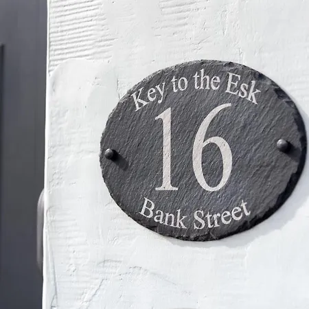 Key To The Esk, Cosy Cottage With Hot Tub בית נופש קרליסל