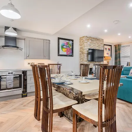 Σπίτι διακοπών Key To The Esk, Cosy Cottage With Hot Tub