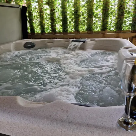 Key To The Esk, Cosy Cottage With Hot Tub Σπίτι διακοπών *