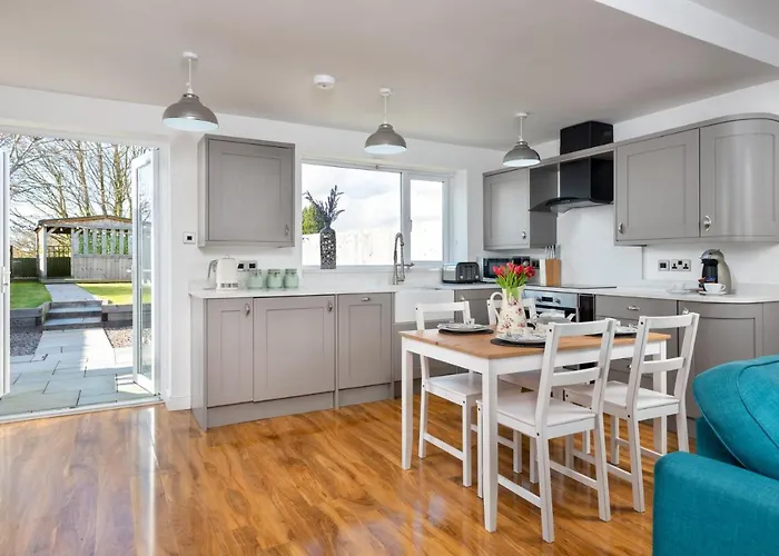 - Sleeps 3 Hot Tub & Pet Friendly 度假居 卡莱尔