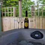 - Sleeps 3 Hot Tub & Pet Friendly Ferienhaus Carlisle (Cumbria)
